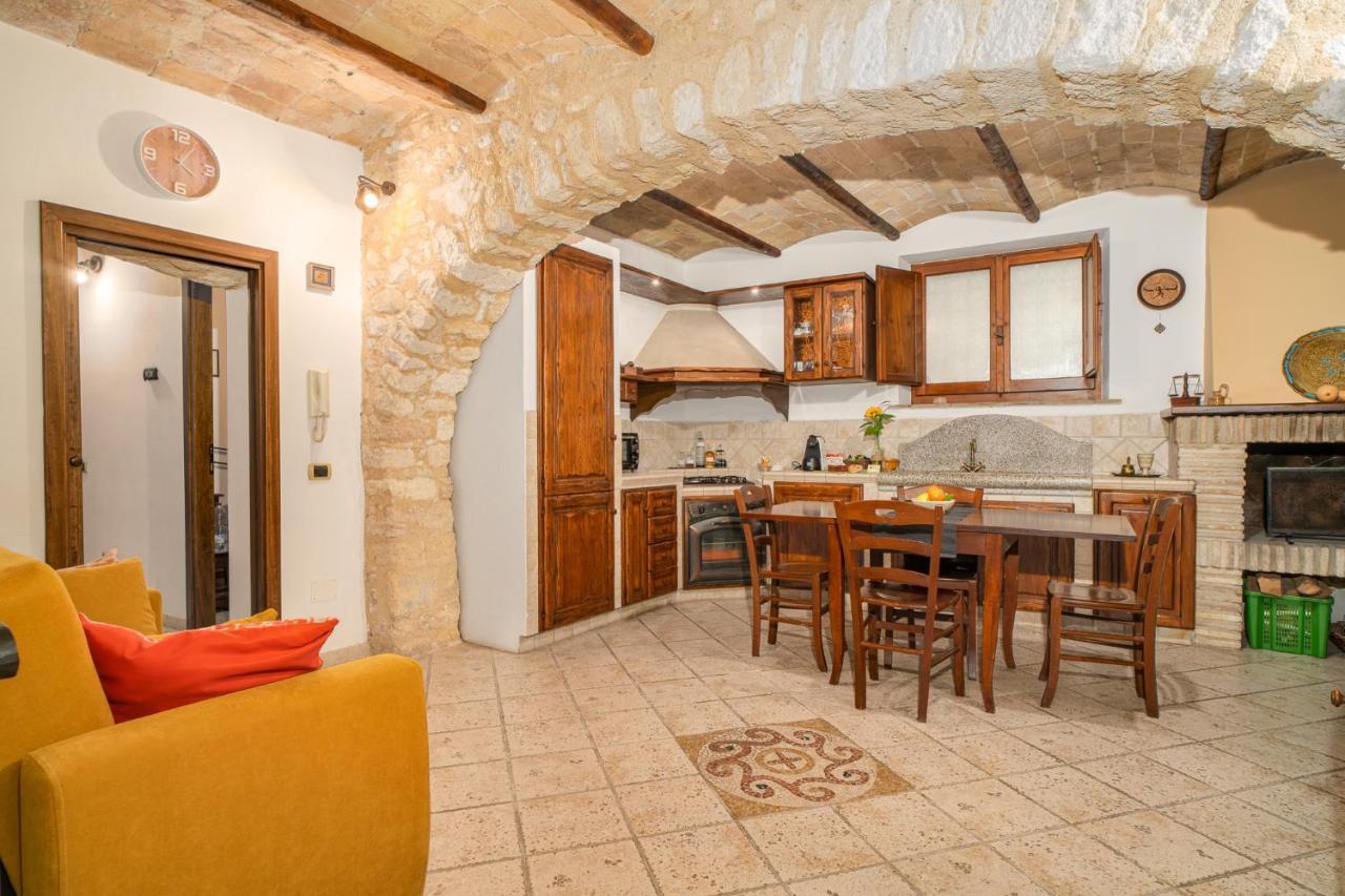 La Casa Dell' Etrusco Villa Tarquinia Luaran gambar
